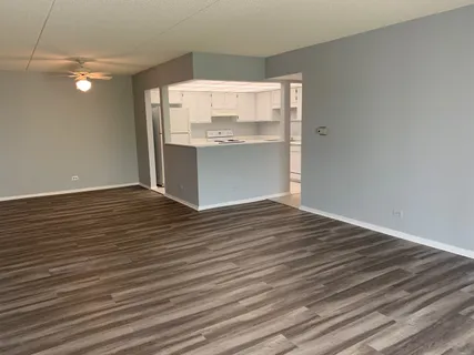 $269,900 | 350 Plum Creek Drive, Unit 407, Wheeling, IL 60090