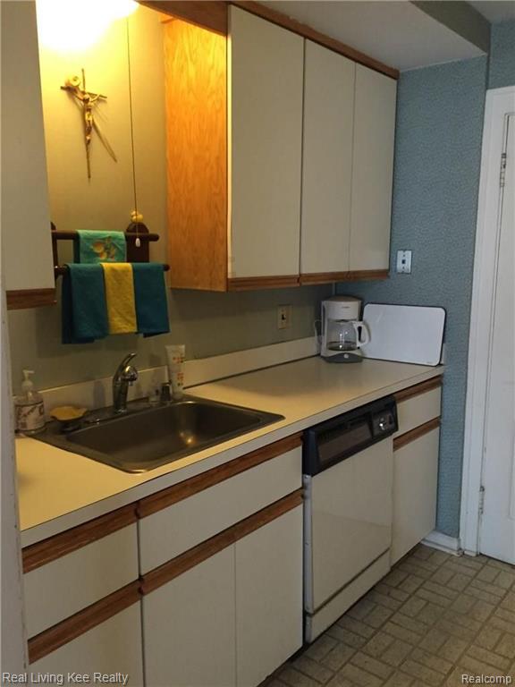 578-576 Neff Road Grosse Pointe, MI 48230 - Photo 21 of 26