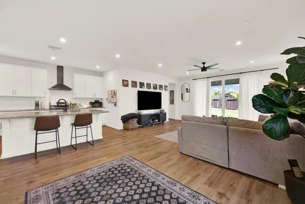 $565,000 | 1517 Falabella Way, Olivehurst, CA 95961