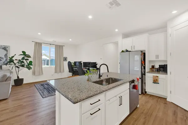 $565,000 | 1517 Falabella Way, Olivehurst, CA 95961