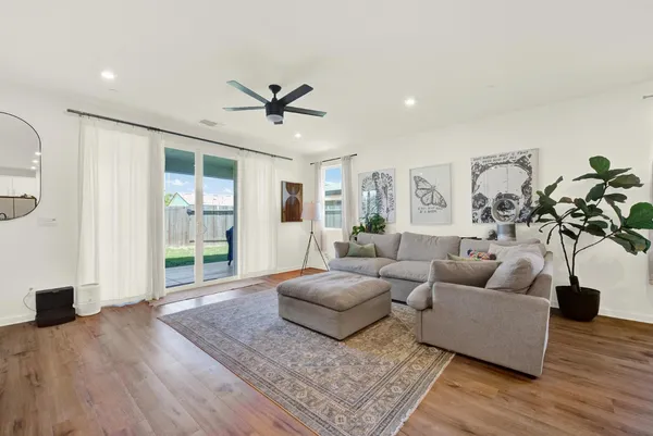 $565,000 | 1517 Falabella Way, Olivehurst, CA 95961