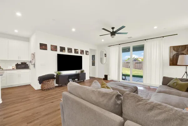 $565,000 | 1517 Falabella Way, Olivehurst, CA 95961