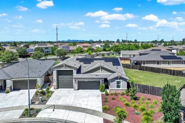 $565,000 | 1517 Falabella Way, Olivehurst, CA 95961