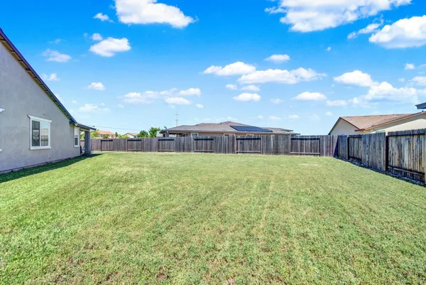 $565,000 | 1517 Falabella Way, Olivehurst, CA 95961