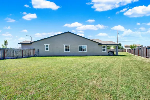$565,000 | 1517 Falabella Way, Olivehurst, CA 95961