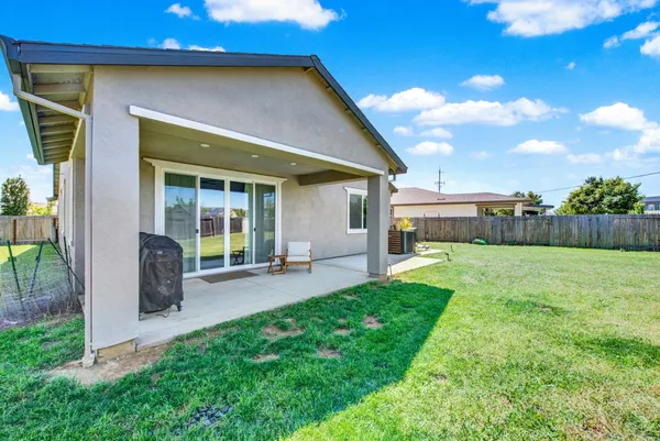 $565,000 | 1517 Falabella Way, Olivehurst, CA 95961