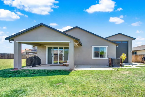 $565,000 | 1517 Falabella Way, Olivehurst, CA 95961