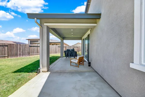 $565,000 | 1517 Falabella Way, Olivehurst, CA 95961