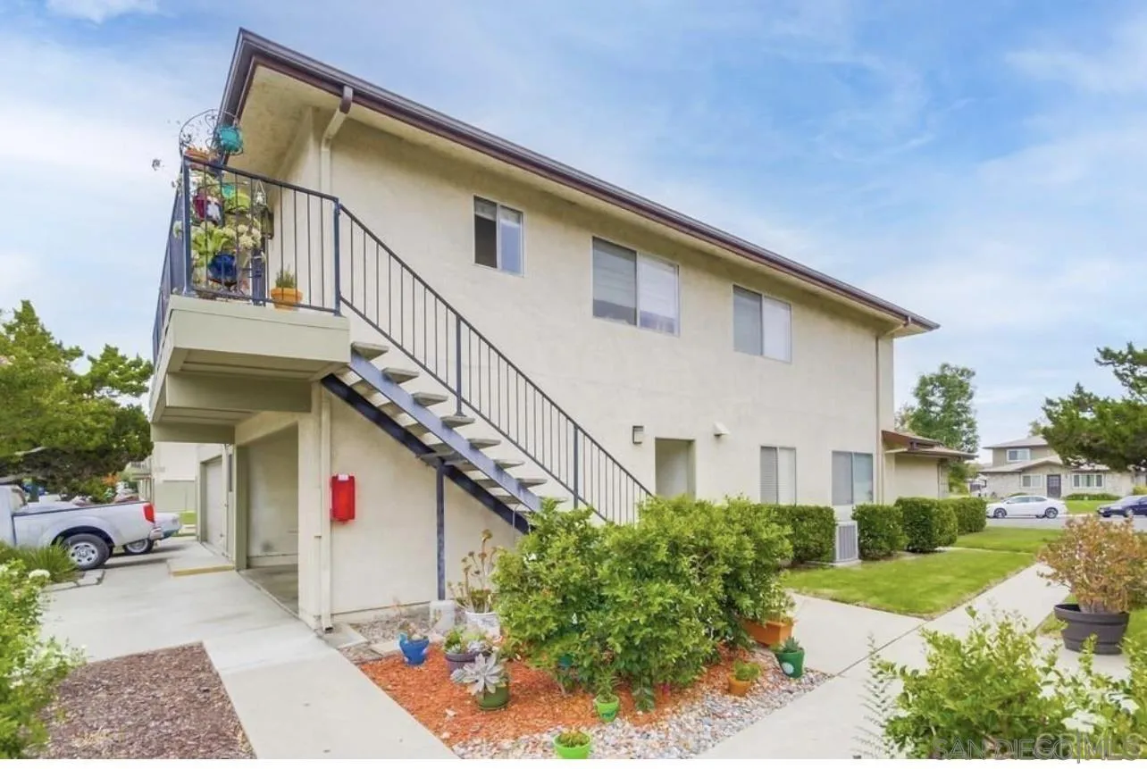 9858 Mission Vega Road, Unit 4 Santee, CA 92071 - Photo 1 of 18 Gallery Image 1