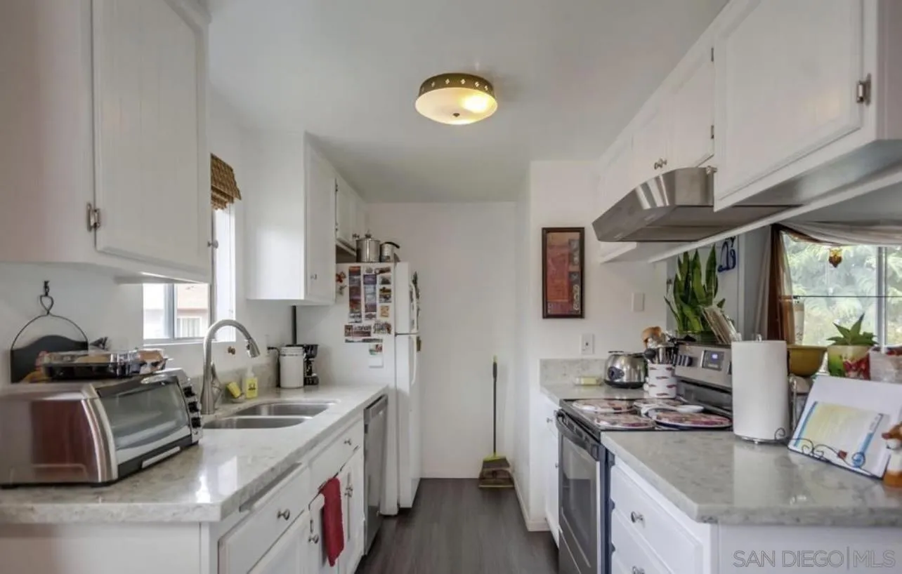 9858 Mission Vega Road, Unit 4 Santee, CA 92071 - Photo 6 of 18 Gallery Image 6