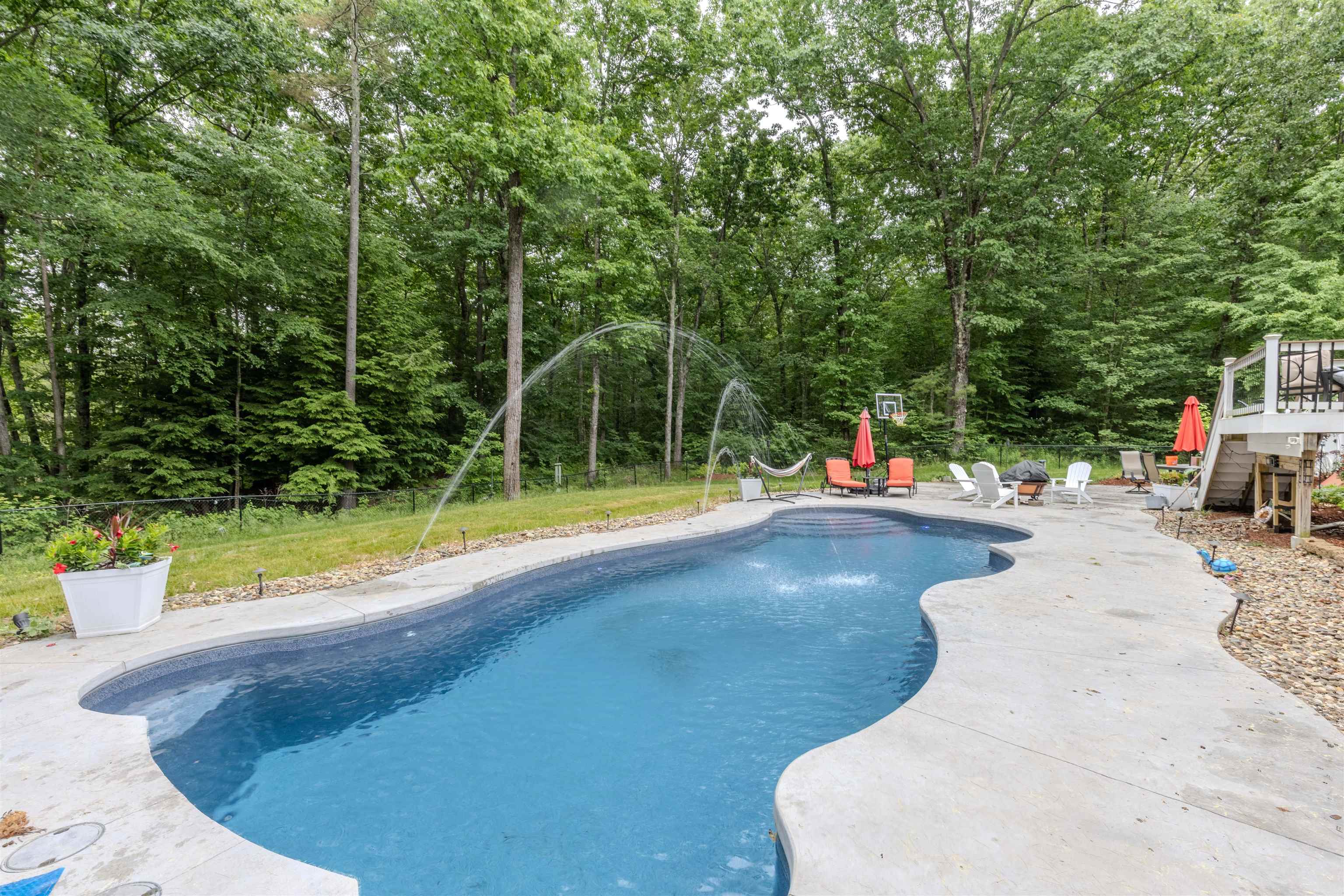 41 Deer Run Derry, NH 03038 - Photo 31 of 39