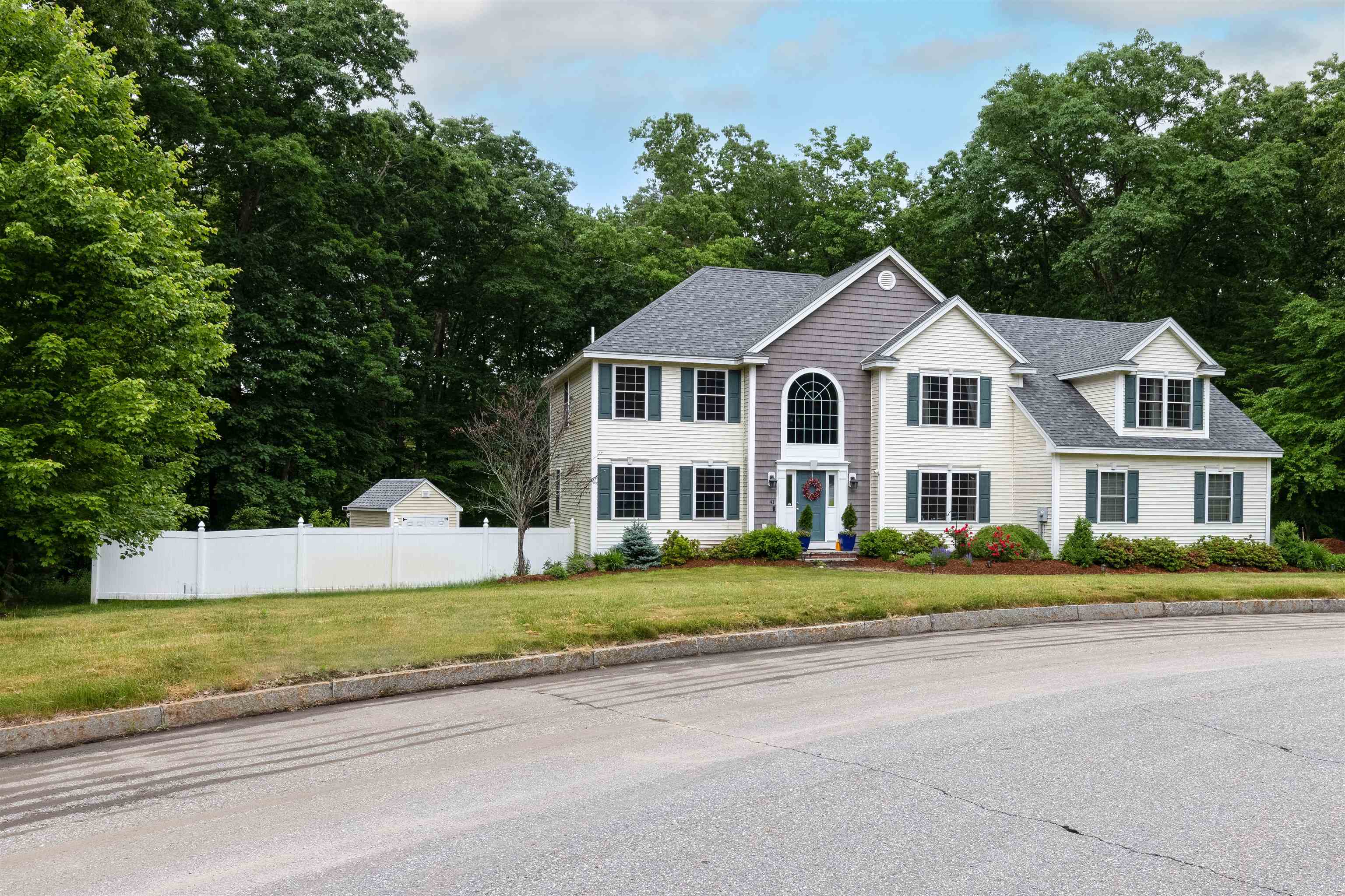 41 Deer Run Derry, NH 03038 - Photo 32 of 39