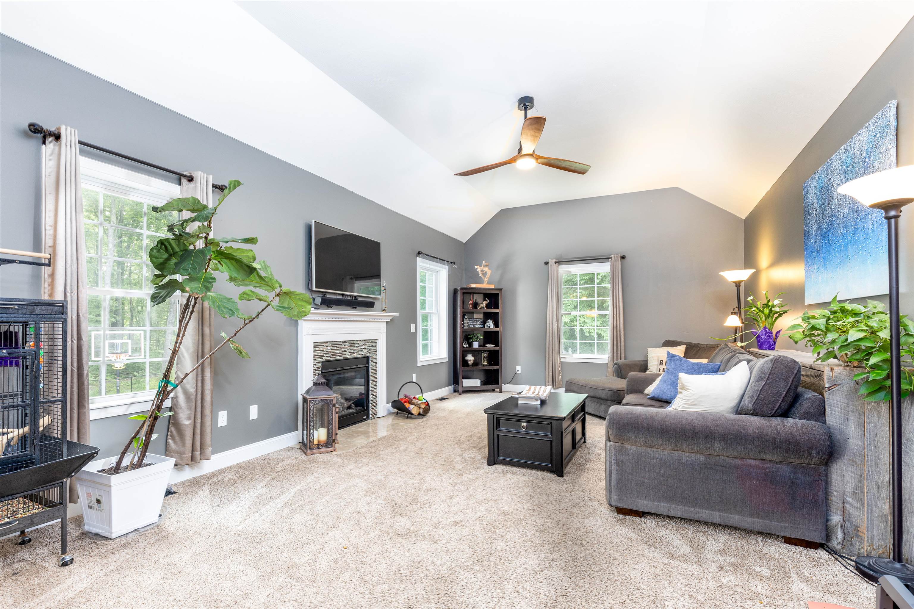 41 Deer Run Derry, NH 03038 - Photo 4 of 39