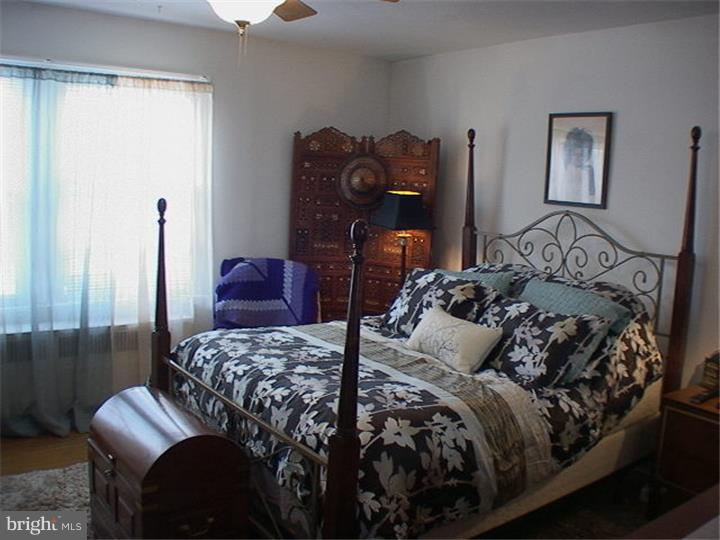 7547 Beverly Road Philadelphia, PA 19138 - Photo 11 of 23 Bedroom - Main