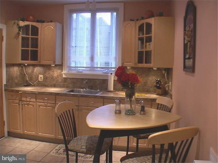 7547 Beverly Road Philadelphia, PA 19138 - Photo 7 of 23 Kitchen