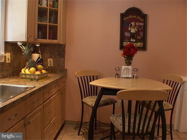 7547 Beverly Road Philadelphia, PA 19138 - Photo 8 of 23 In-law Suite