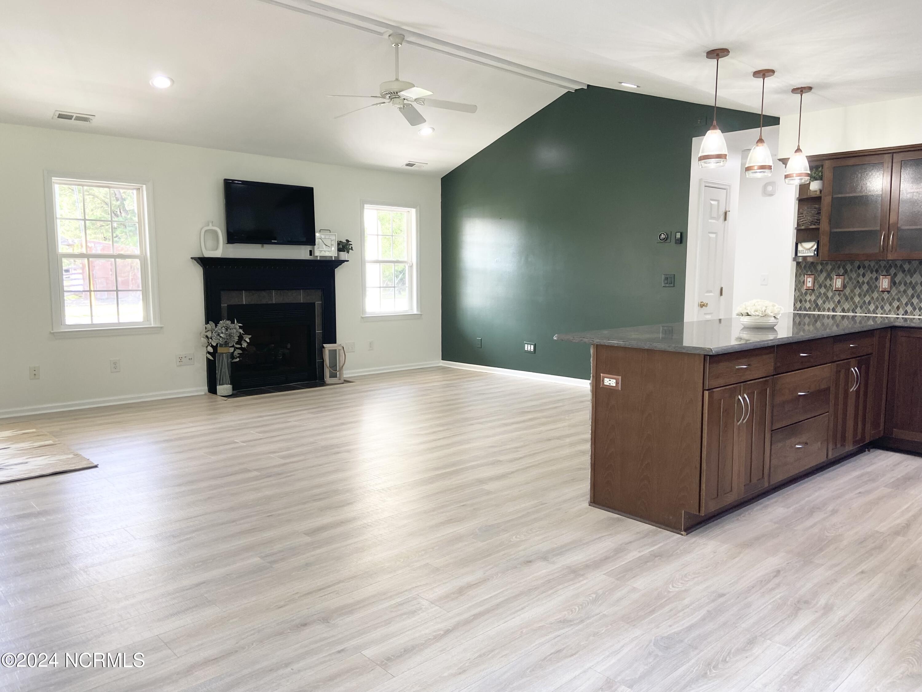 1164 Tebo Road New Bern, NC 28562 - Photo 8 of 42 Living space1