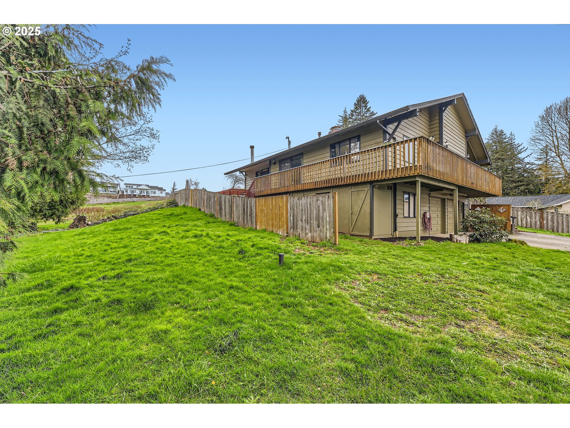 571 Northeast Anderson Road Gresham, OR 97030 - Photo 3 of 42 Gallery Image 3