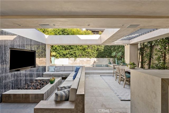 $5,900,000 | 2540 Manhattan Avenue, Hermosa Beach, CA 90254