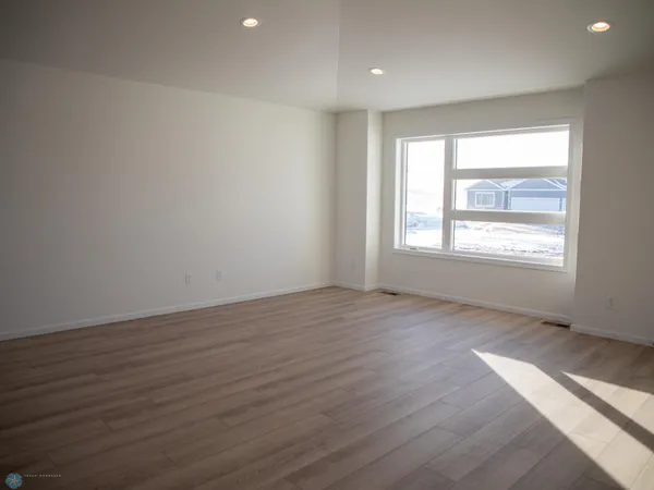 $549,388 | 305 Neuman Boulevard, Colfax, ND 58018