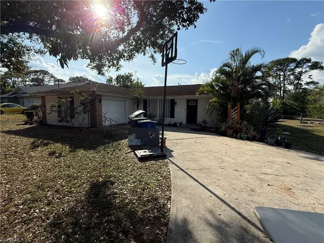 $199,900 | 117 Robert Avenue, Lehigh Acres, FL 33936