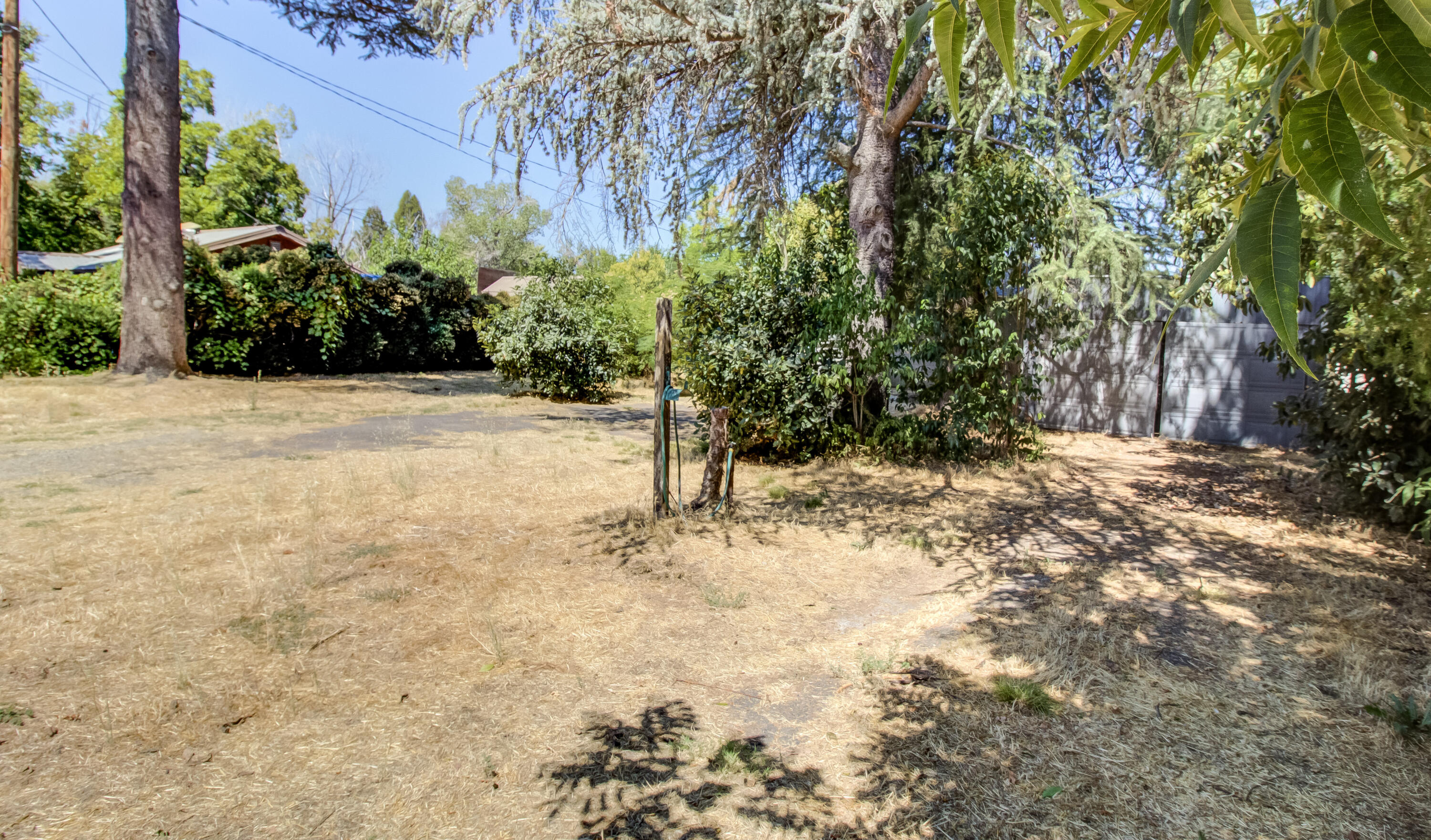 2940 North Bonnyview Road Redding, CA 96001 - Photo 19 of 27 2940 N Bonnyview
