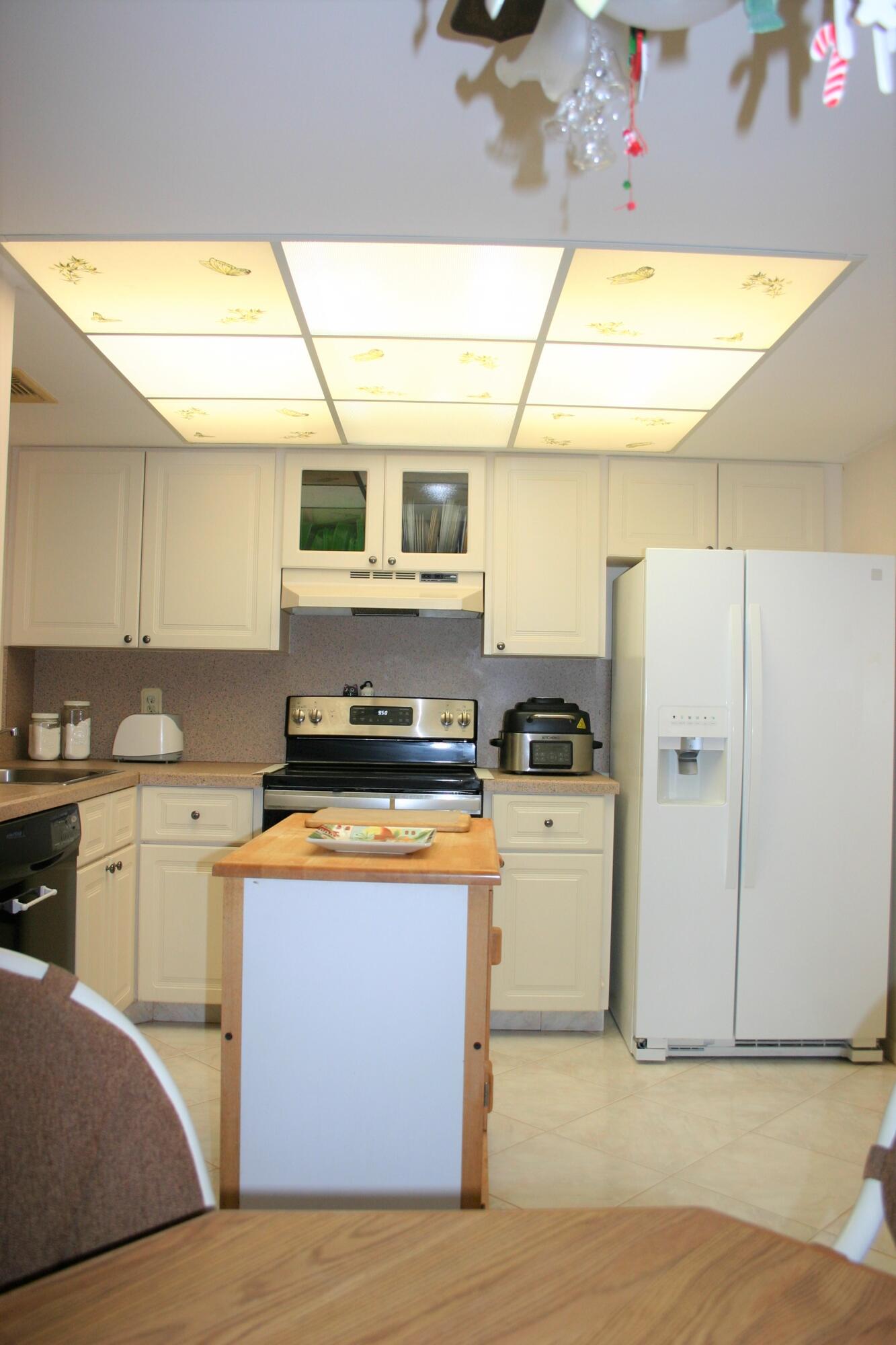 102 Stillwater Circle Jupiter, FL 33458 - Photo 9 of 28 New4