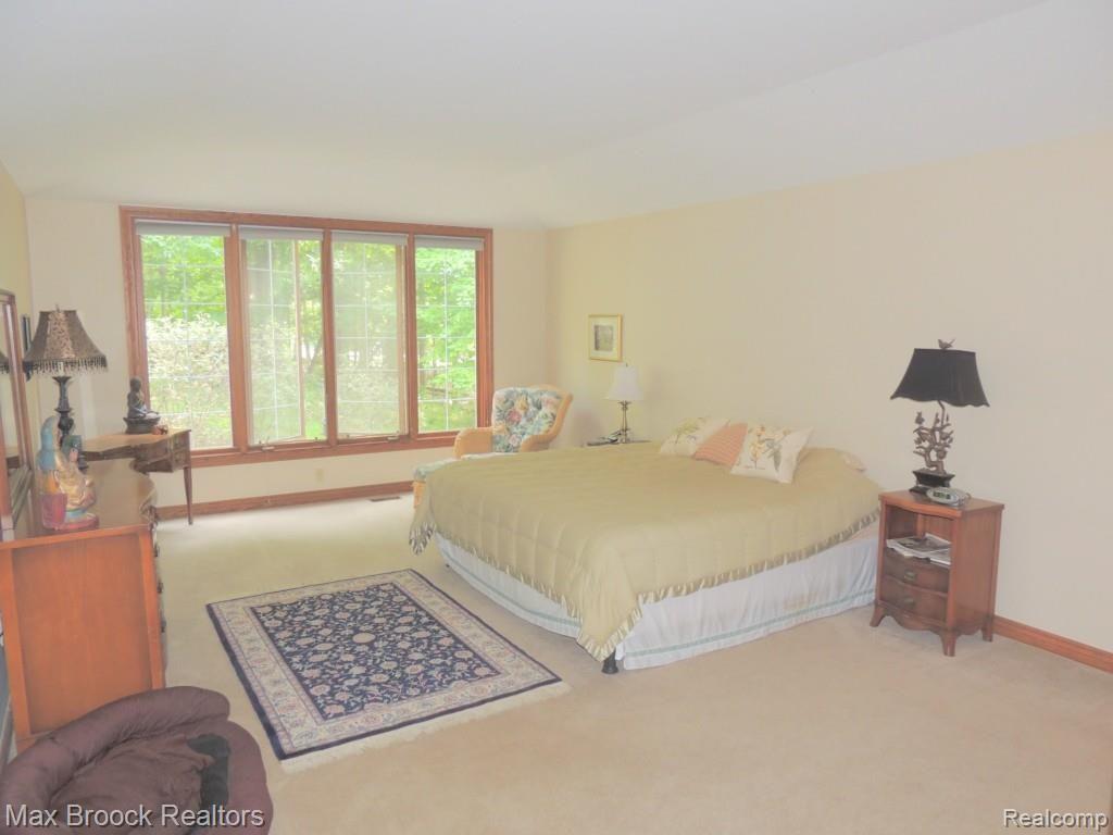 1680 Crossbow Court Rochester, MI 48306 - Photo 11 of 23 Master Bedroom.jpg