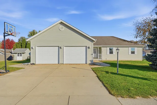 $326,000 | 407 McKinley Street, Kouts, IN 46347