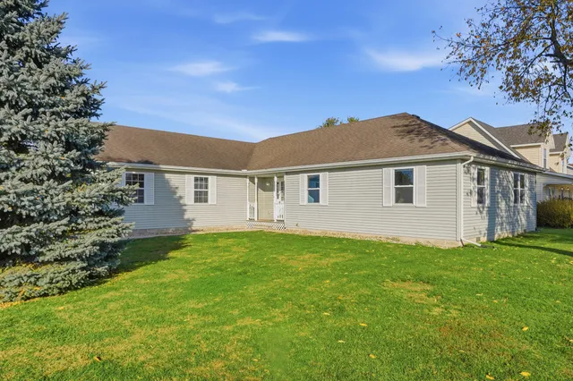 $326,000 | 407 McKinley Street, Kouts, IN 46347