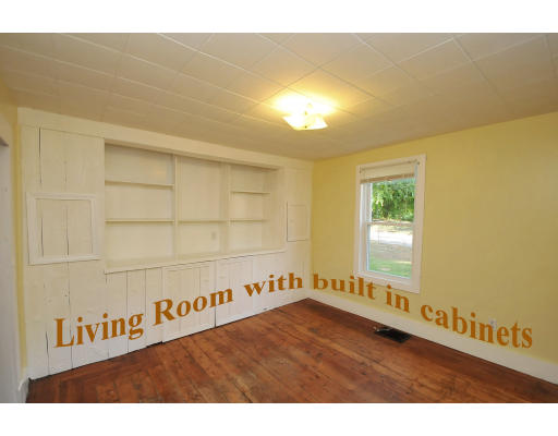 16 Lockhouse Road Westfield, MA 01085 - Photo 4 of 21 Gallery Image 4