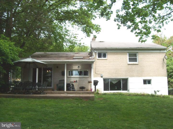 1589 Williams Road Abington, PA 19001 - Photo 2 of 10 Exterior Back
