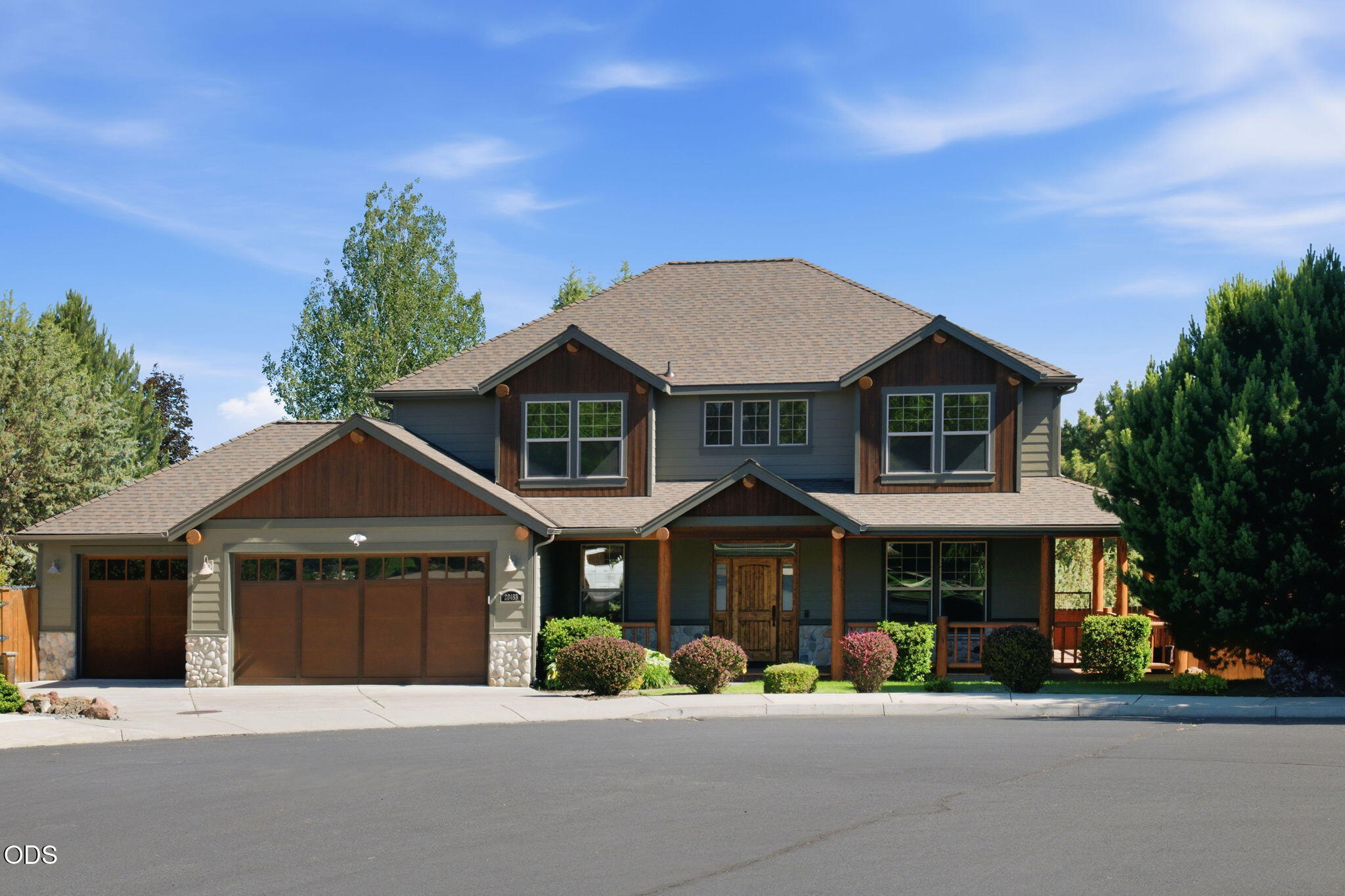 20483 Southeast Blue Ridge Lane Bend, OR 97702 - Photo 1 of 44
