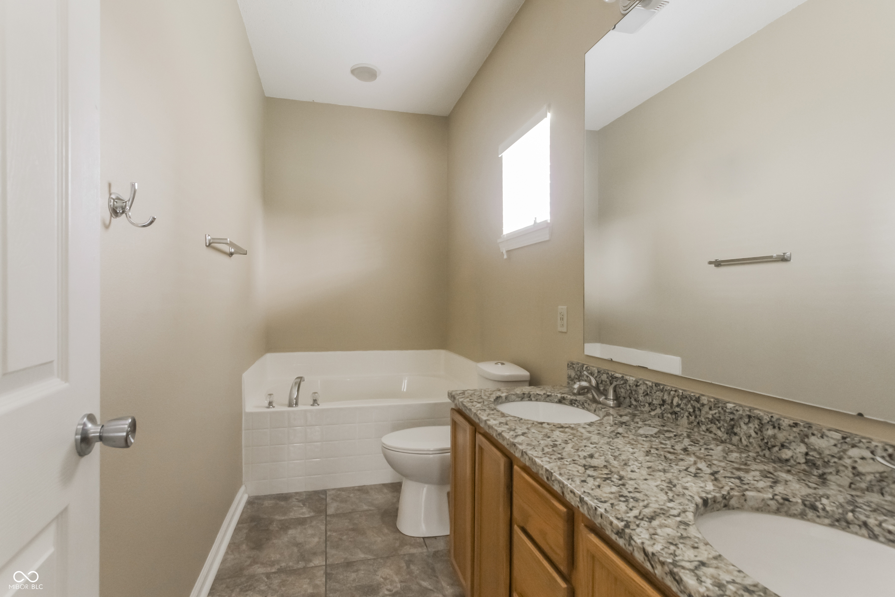 8018 Ithaca Way Indianapolis, IN 46239 - Photo 9 of 16