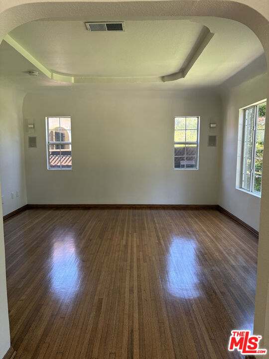 1631 South Point View Street Los Angeles, CA 90035 - Photo 12 of 16