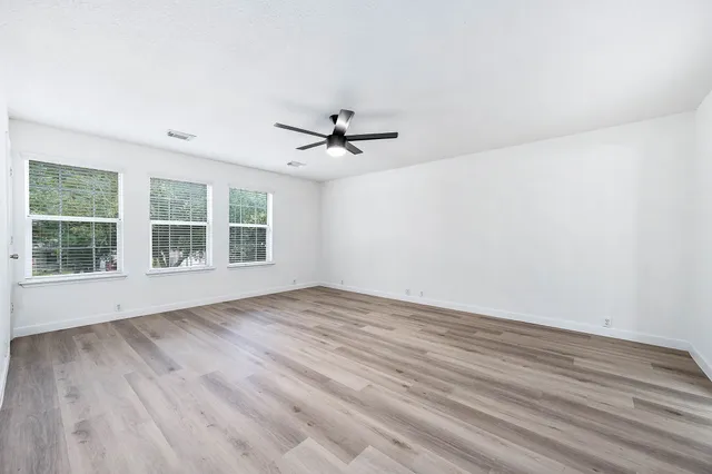 $2,450 | 10218 Dr Peridot Cove, Houston, TX 77095