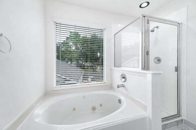 $2,450 | 10218 Dr Peridot Cove, Houston, TX 77095