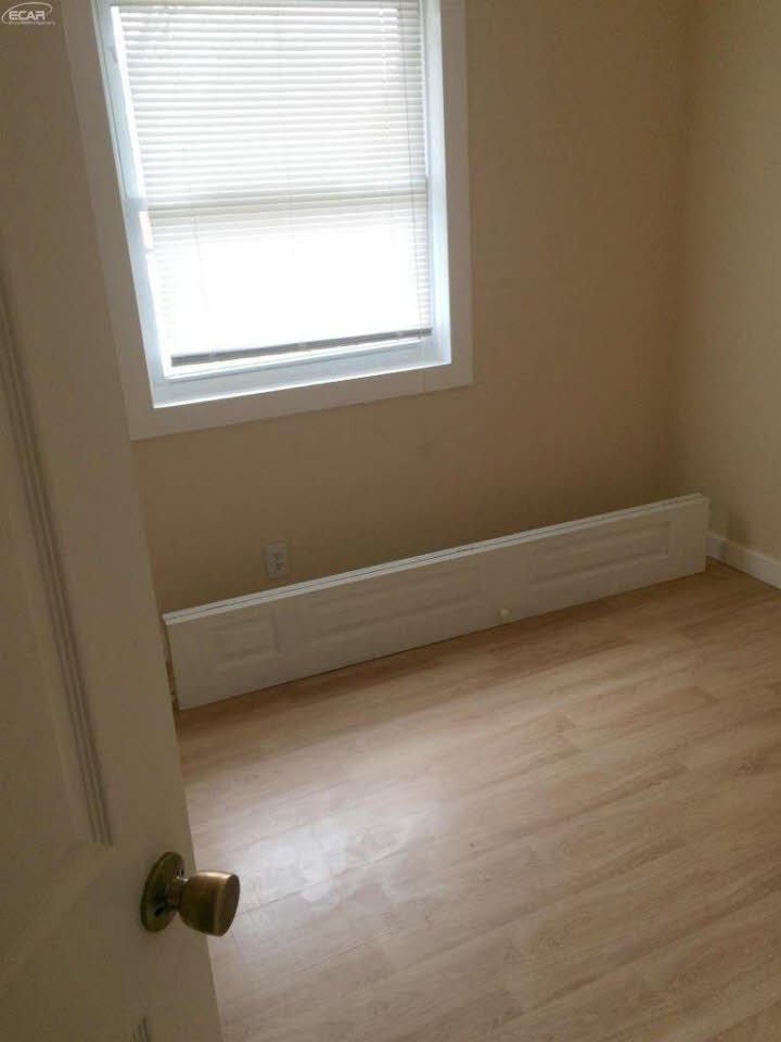 2277 East Judd Road Burton, MI 48529 - Photo 11 of 40 21125595-10.JPG