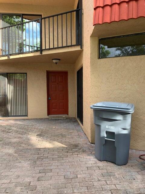 8189 Severn Drive, Unit D Boca Raton, FL 33433 - Photo 1 of 23 20201017163722700321000000-o