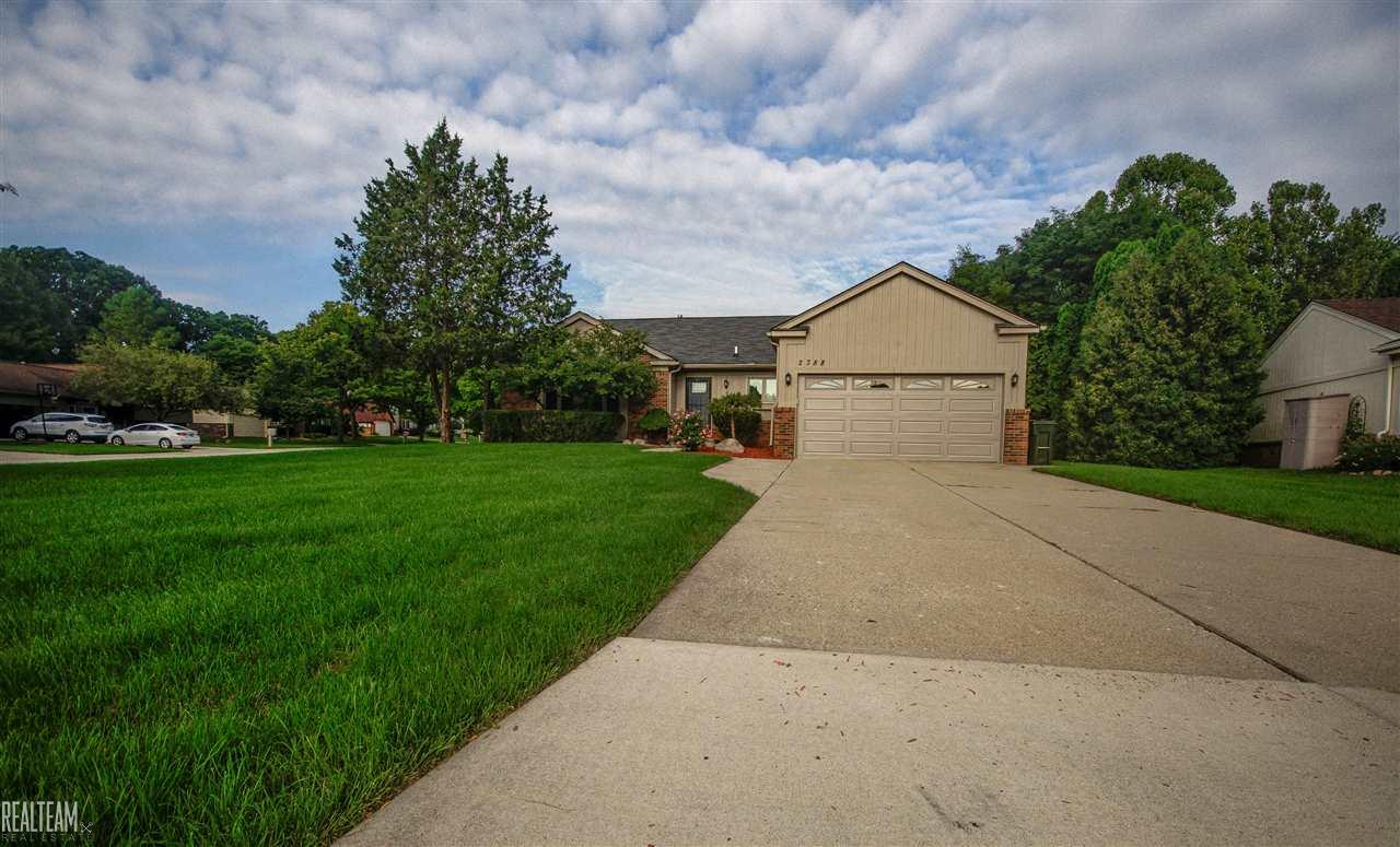 2388 Cumberland Road Rochester Hills, MI 48307 - Photo 1 of 36