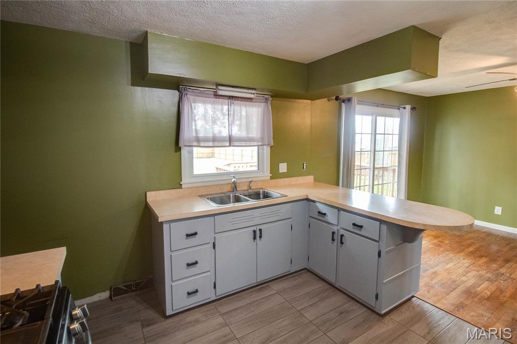 440 West State Street Waverly, IL 62692 - Photo 13 of 39