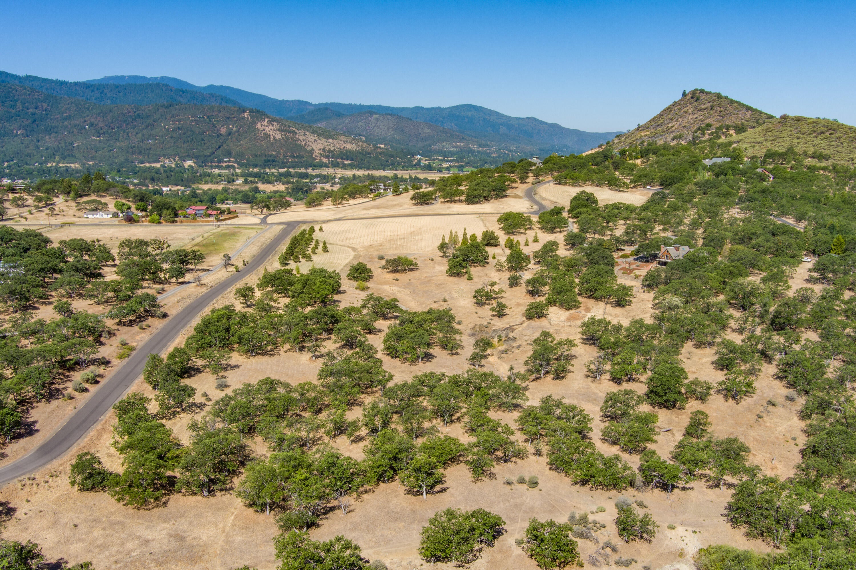 11052 Corp Ranch Road Ashland, OR 97520 - Photo 10 of 18 CRR(33)
