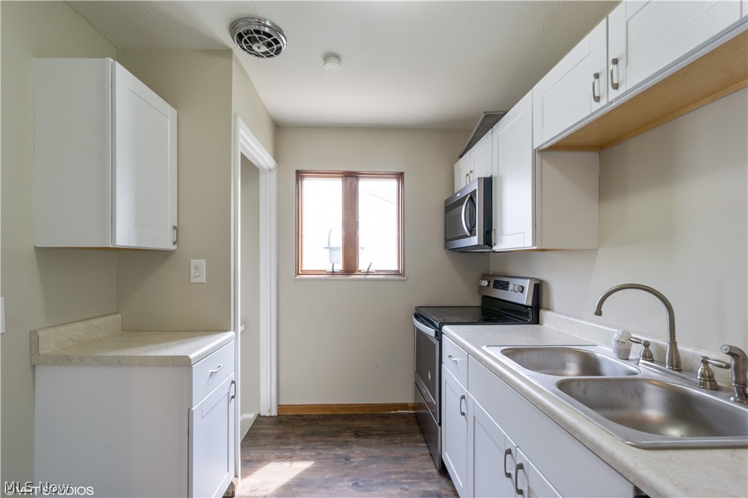 30112 Vineyard Road Willowick, OH 44095 - Photo 10 of 23