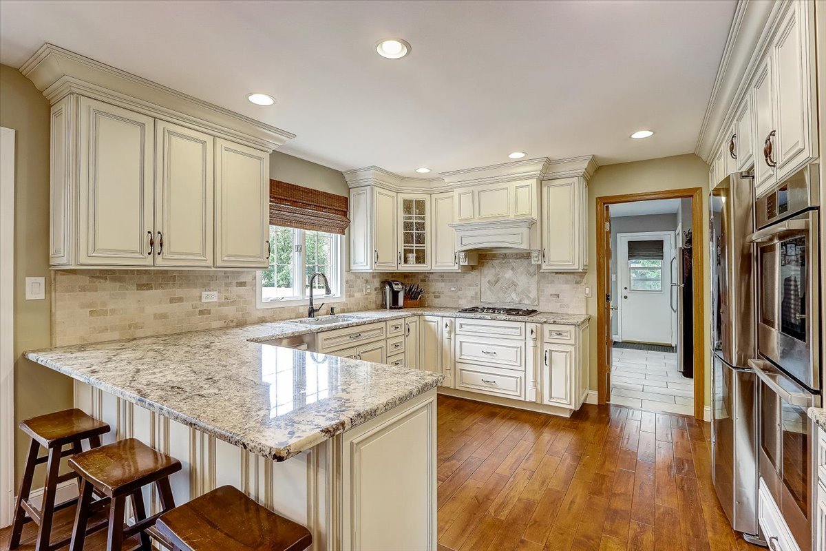 4365 Phyllis Drive Northbrook, IL 60062 - Photo 18 of 55