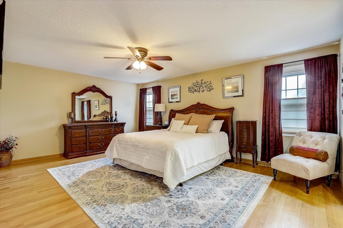 4365 Phyllis Drive Northbrook, IL 60062 - Photo 28 of 55