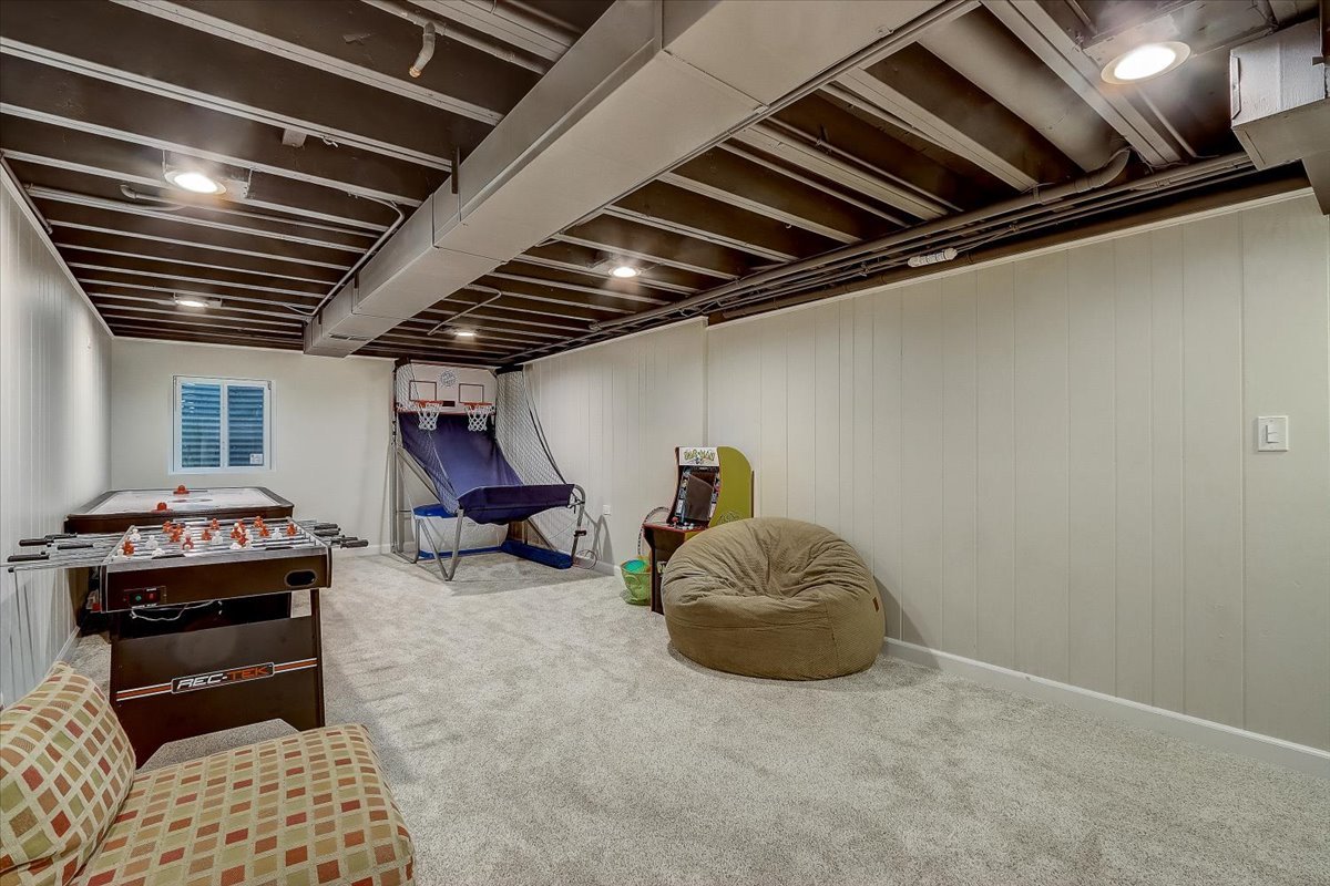 4365 Phyllis Drive Northbrook, IL 60062 - Photo 47 of 55