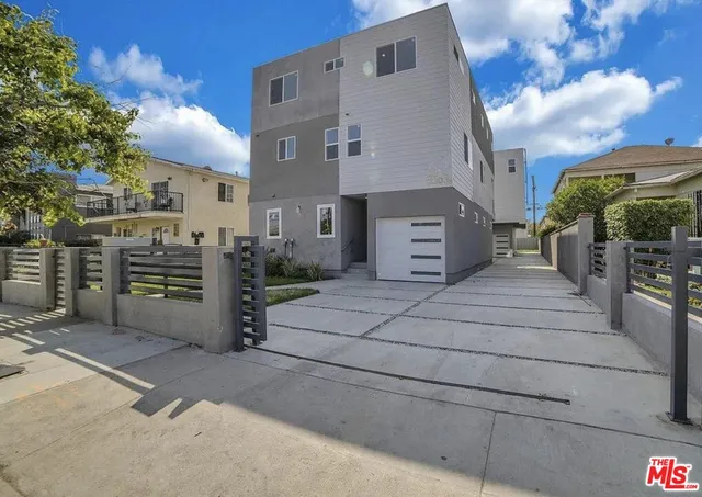 $3,950 | 2303 Hauser Boulevard, Los Angeles, CA 90016