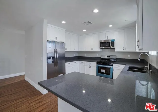 $3,950 | 2303 Hauser Boulevard, Los Angeles, CA 90016