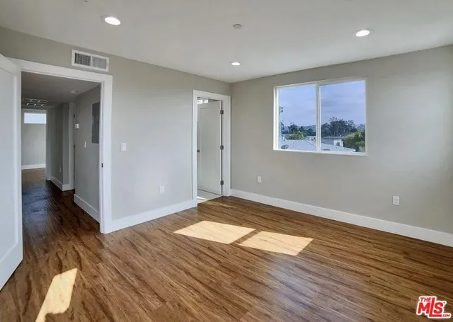 $3,950 | 2303 Hauser Boulevard, Los Angeles, CA 90016