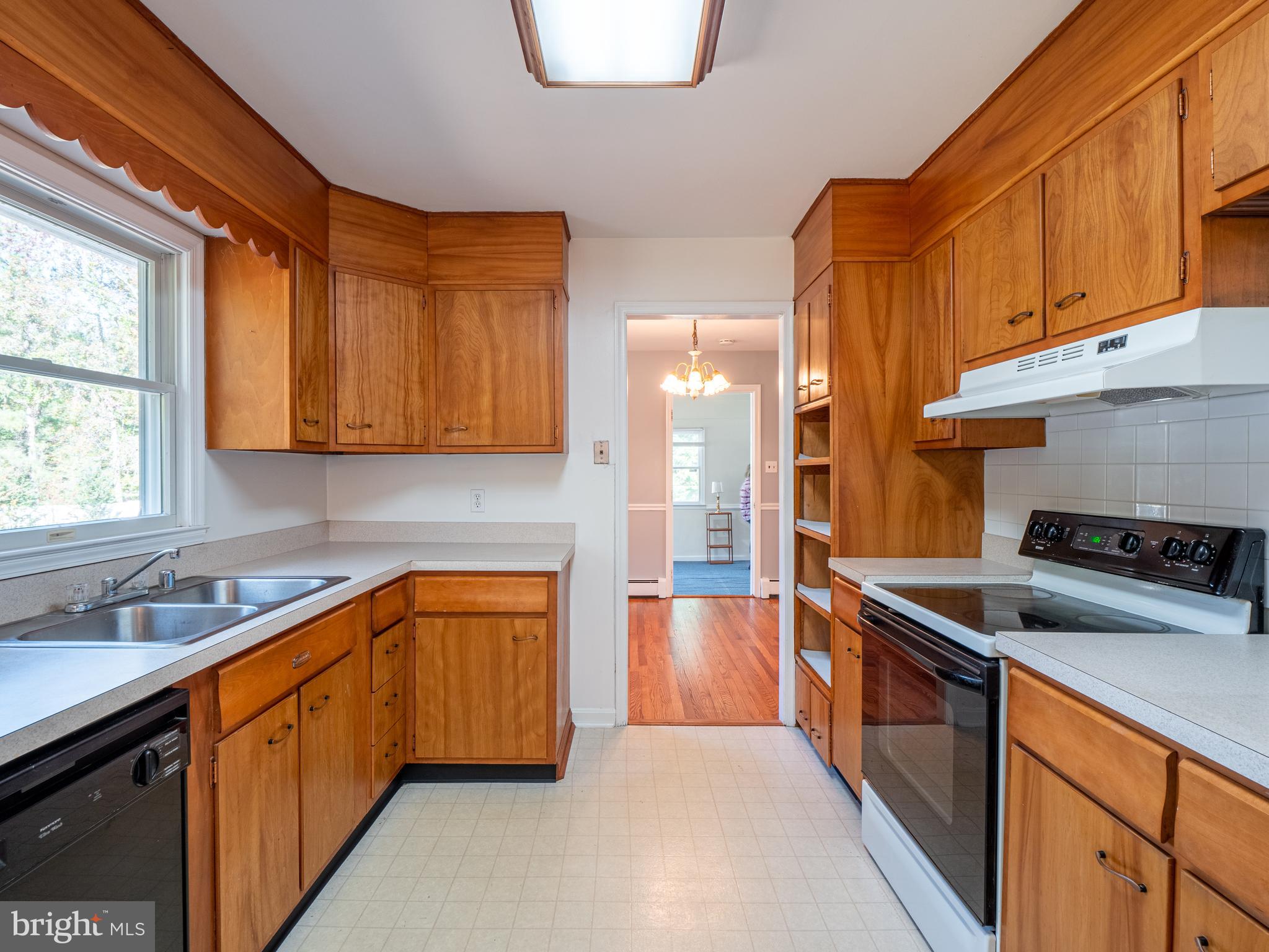 580 Plum Point Road Huntingtown, MD 20639 - Photo 15 of 48 Kitchen